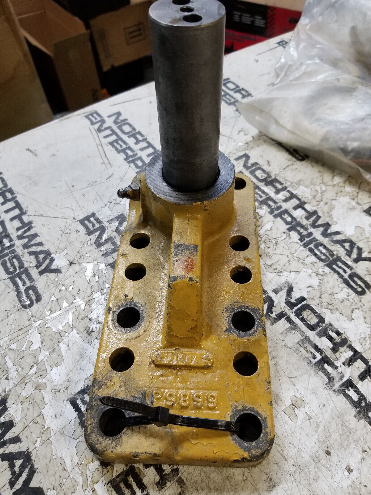 1P9899 CAT BRACKET 1P-9899