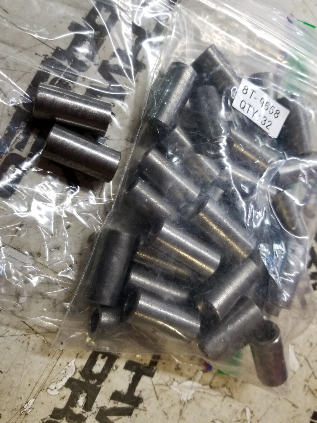 LOT OF 32PC 8T-9658 CAT SPACER 89658