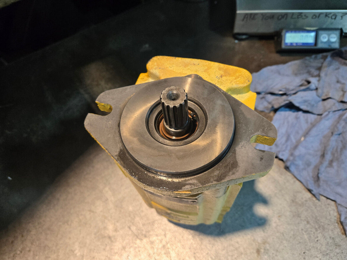 Caterpillar 594-0986 Gr B Pump Group, CAT Gear Pump for Fluid Flow in Hydraulics