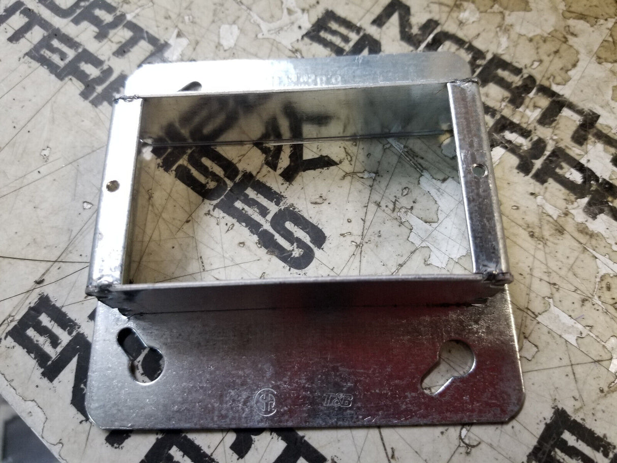 Box Of 10 THOMAS & BETTS BC52C49-1 / BC52C491 (NEW IN BOX) IBERVILLE