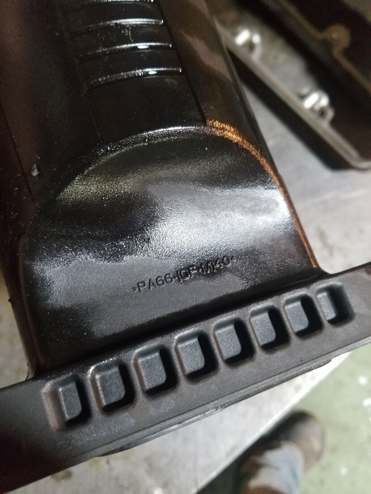 1847917C1 08-10 FORD PICKUP 6.4L OIL FILL SEPARATOR RESERVOIR FACTORY