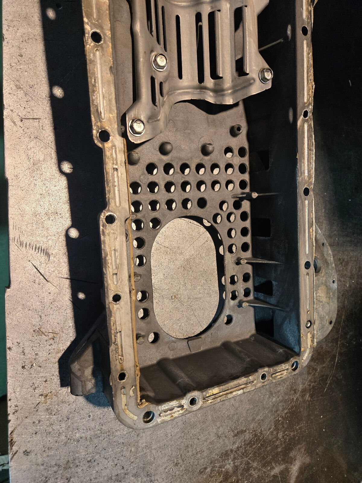 12634971 2011-2015 UPPER OIL PAN CHEVROLET Duramax 6.6l 6.6 LML reflml