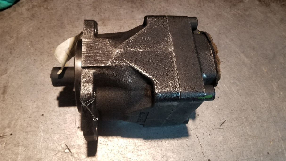 024-02154-0 PARKER DENISON M4D 138 3N00 B102 Medium Duty Vane Motor