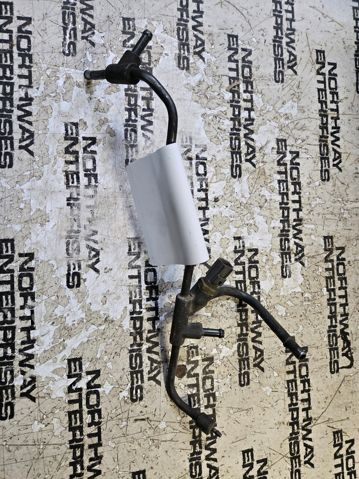 04 05 2004 2005 GM 97320418 Pipe Asm,Fuel Injection Fuel Return Rear LLY