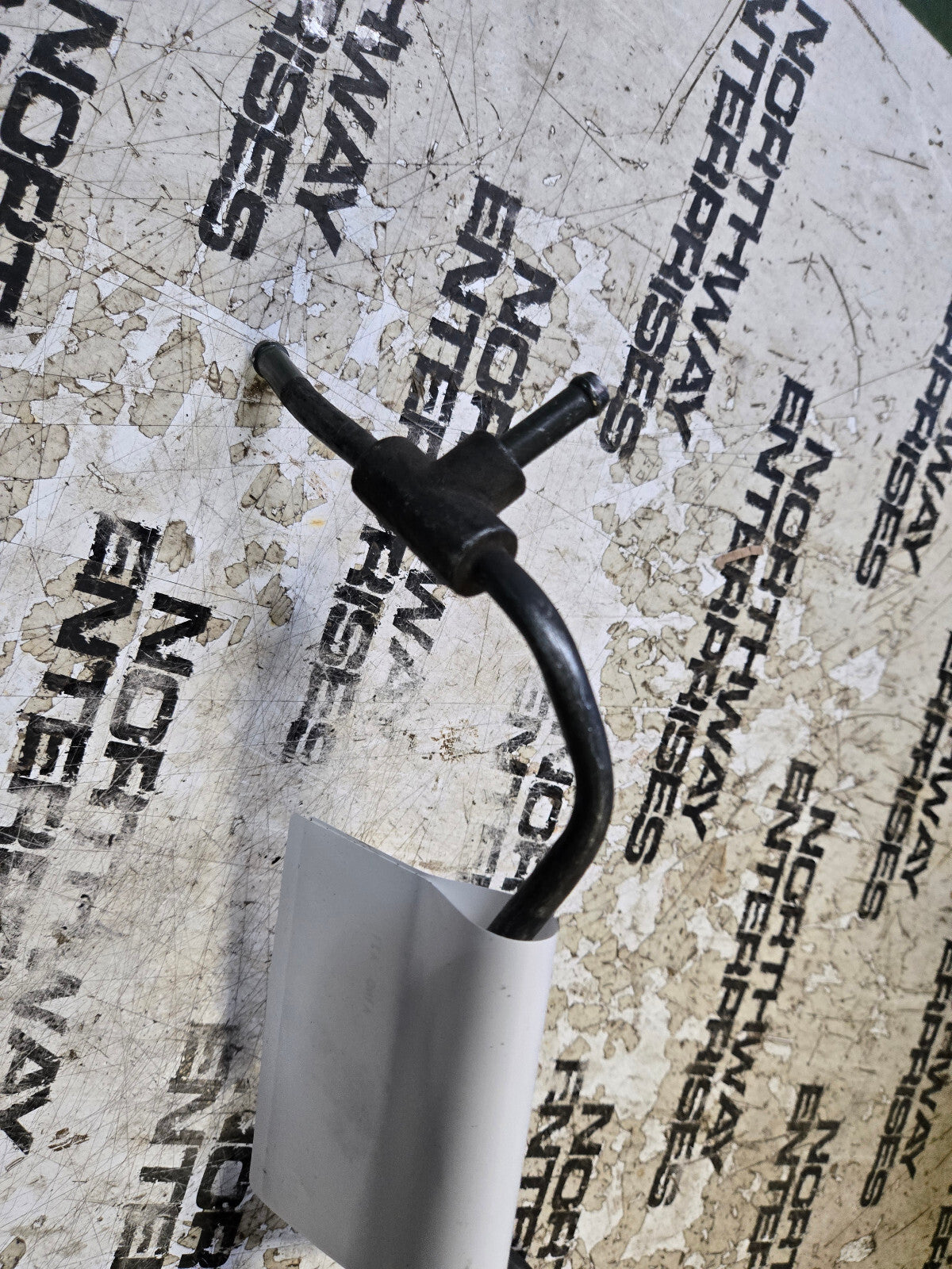 04 05 2004 2005 GM 97320418 Pipe Asm,Fuel Injection Fuel Return Rear LLY