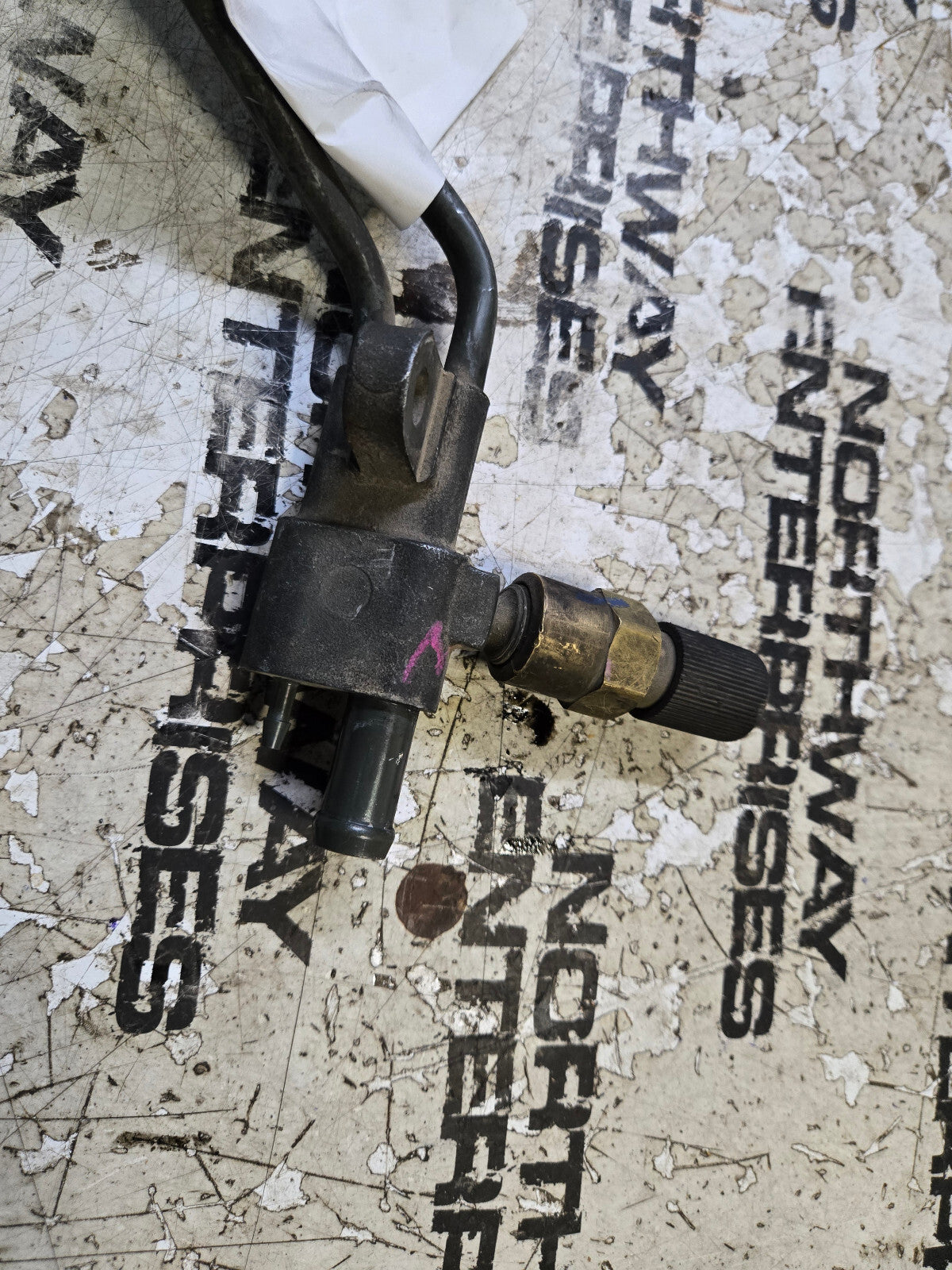 2004.5-2005 6.6L LLY Duramax Fuel Injection Fuel Feed & Return Pipe 97319966