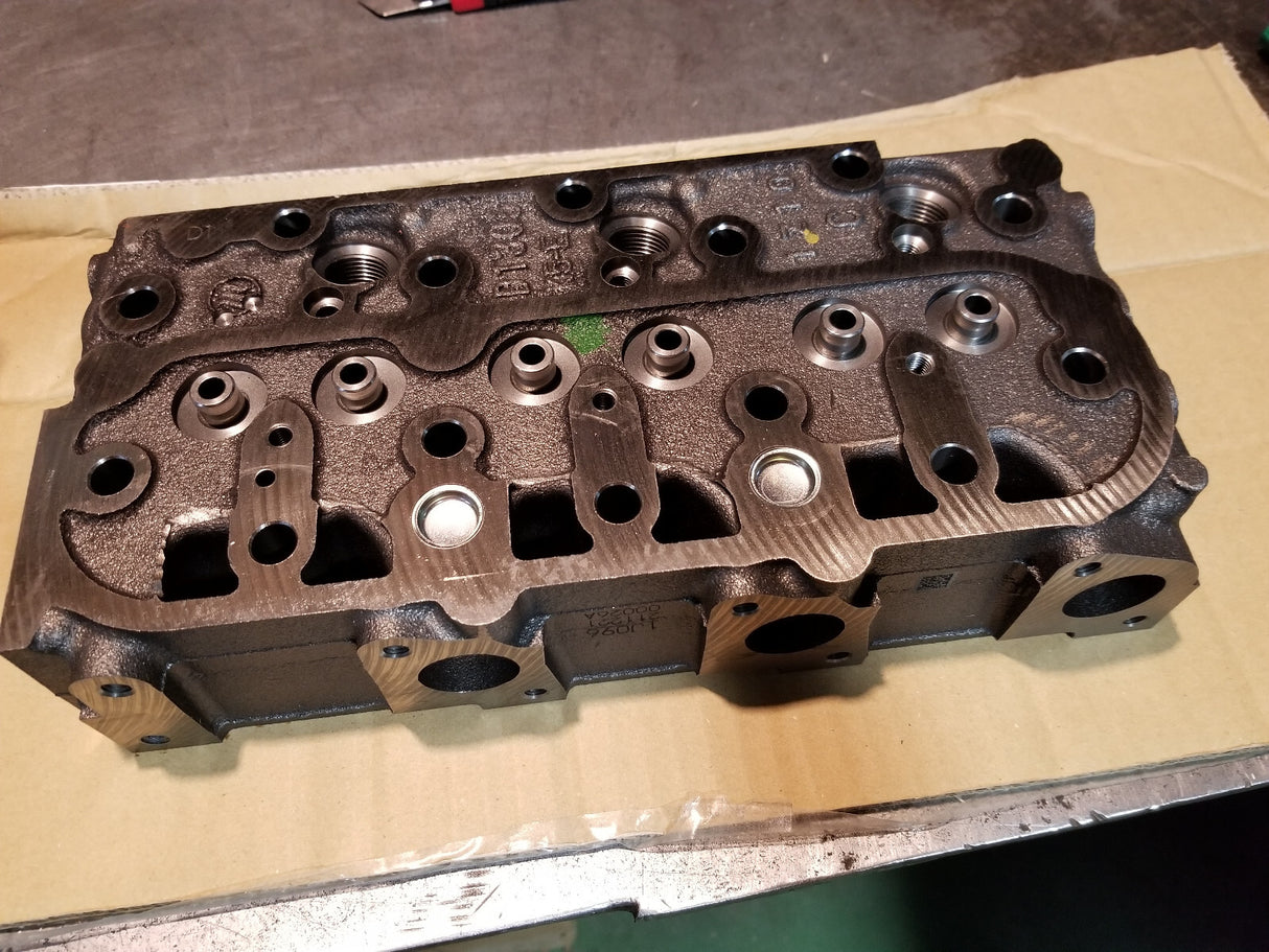 1J096-03040 GENUINE KUBOTA CYLINDER HEAD D1105 B2400 B2410