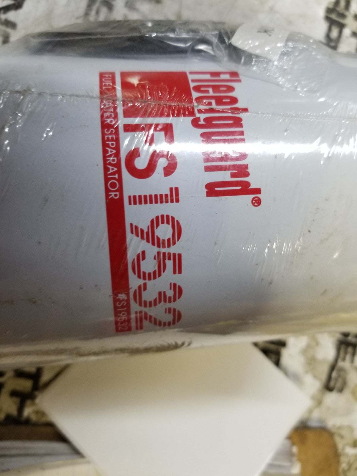 FS19532 FLEETGUARD FUEL FILTER