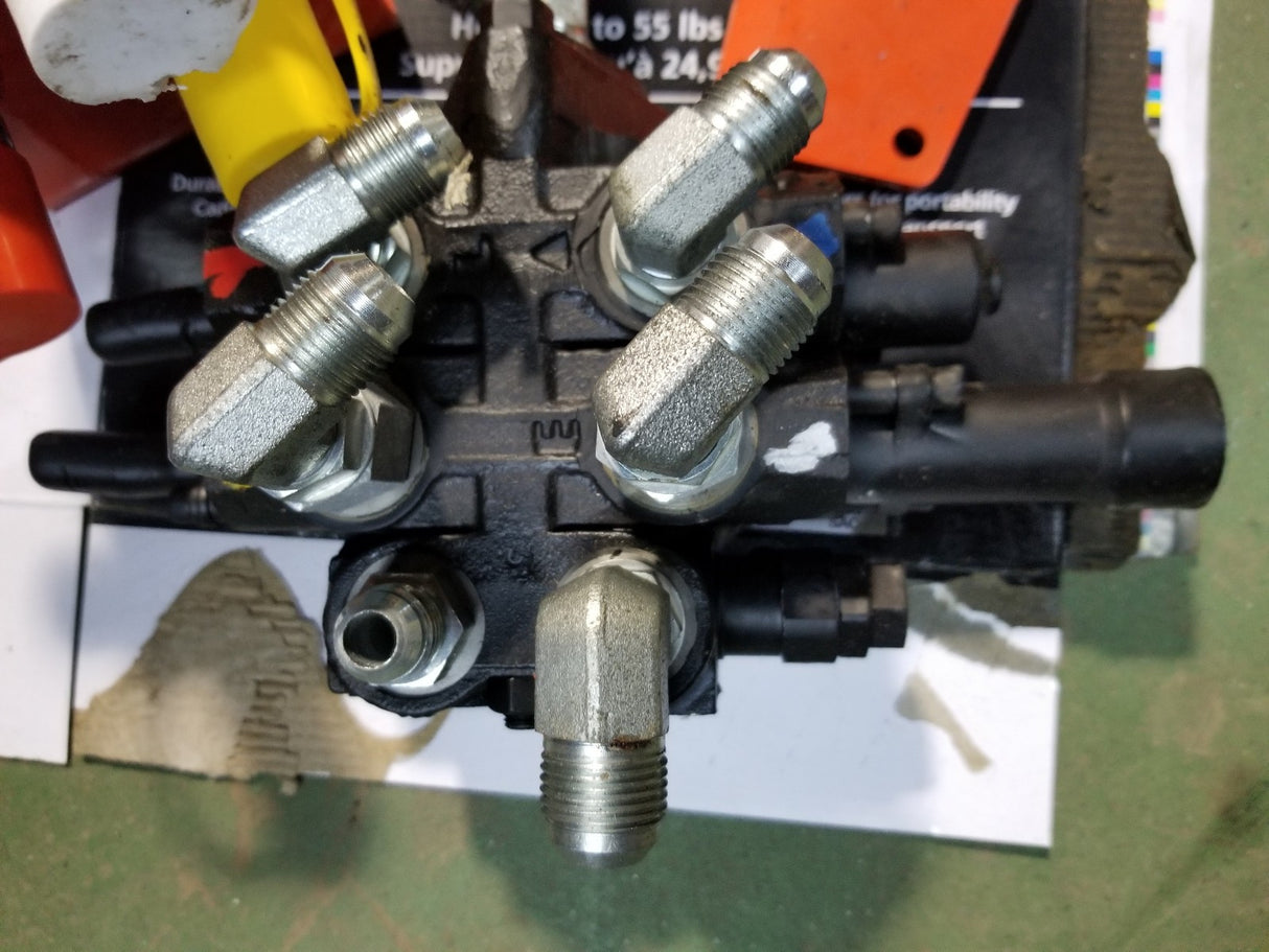 M1827 KUBOTA JOYSTICK CONTROL VALVE KIT