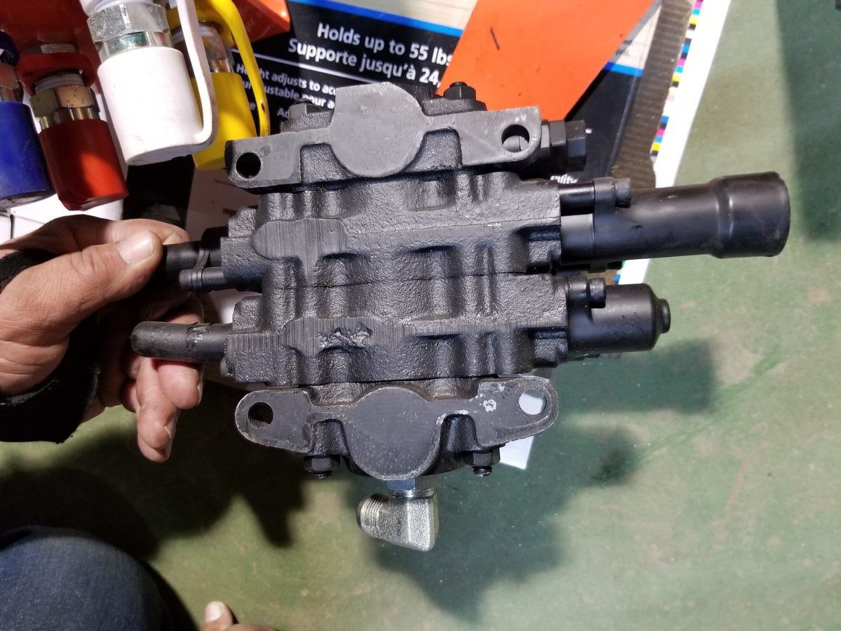 M1827 KUBOTA JOYSTICK CONTROL VALVE KIT