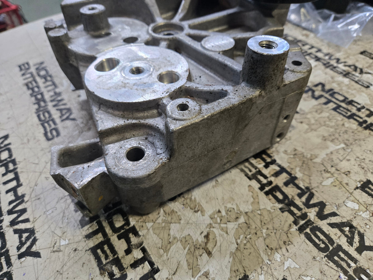 L5P GM Genuine Parts Alternator Bracket 12700411