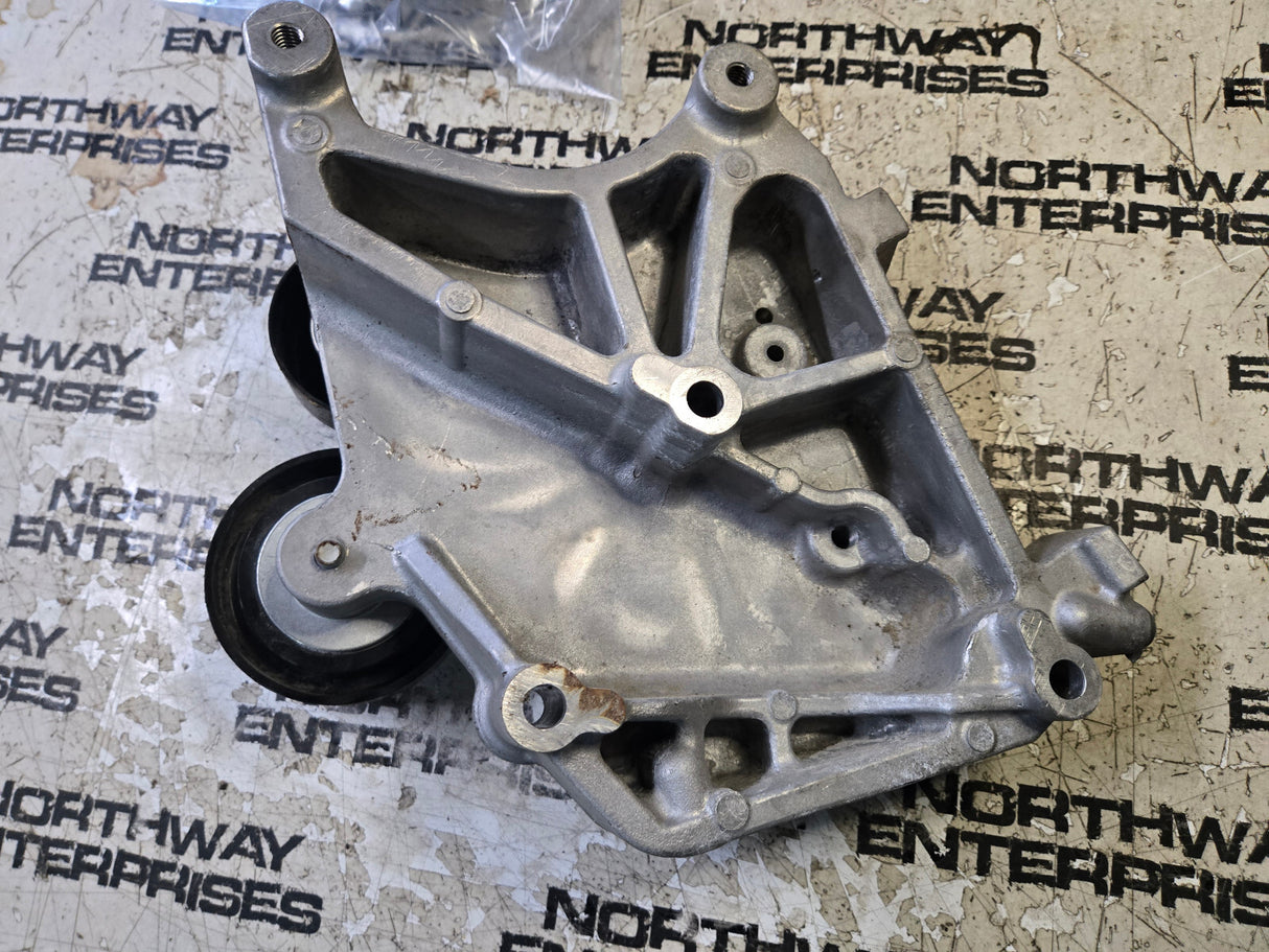 L5P GM Genuine Parts Alternator Bracket 12700411