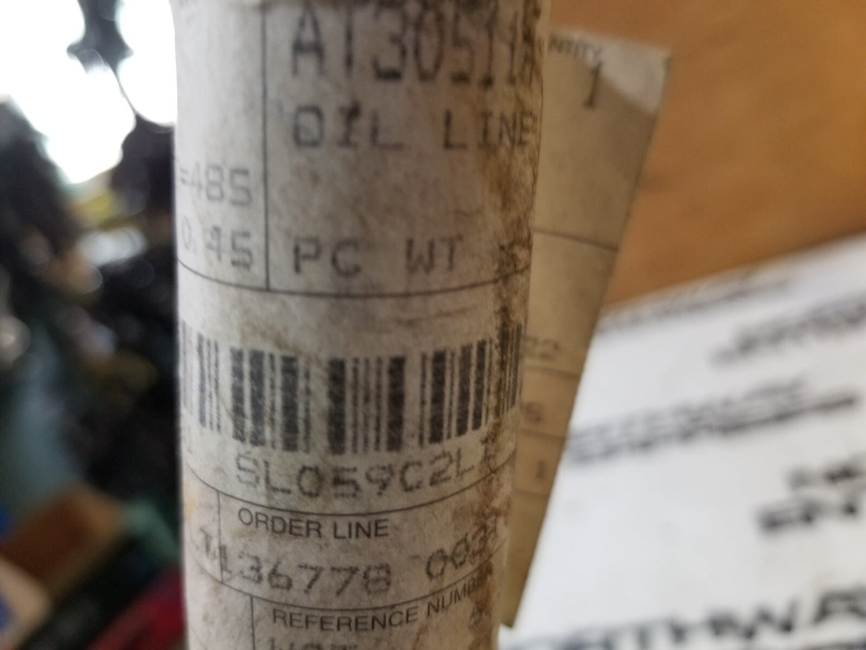 AT305114 JOHN DEERE OIL LINE