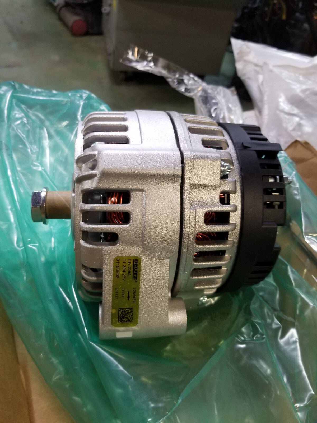 Genuine NEW Deutz Alternator 14V 200A 7266054 72497329 11.204.277 01183608