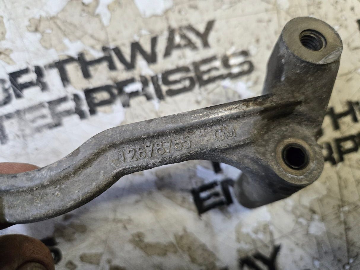 12678755 L5P 2017-2023 Chevrolet DURAMAX 6.6L Diesel Injector Fuel Rail Bracket