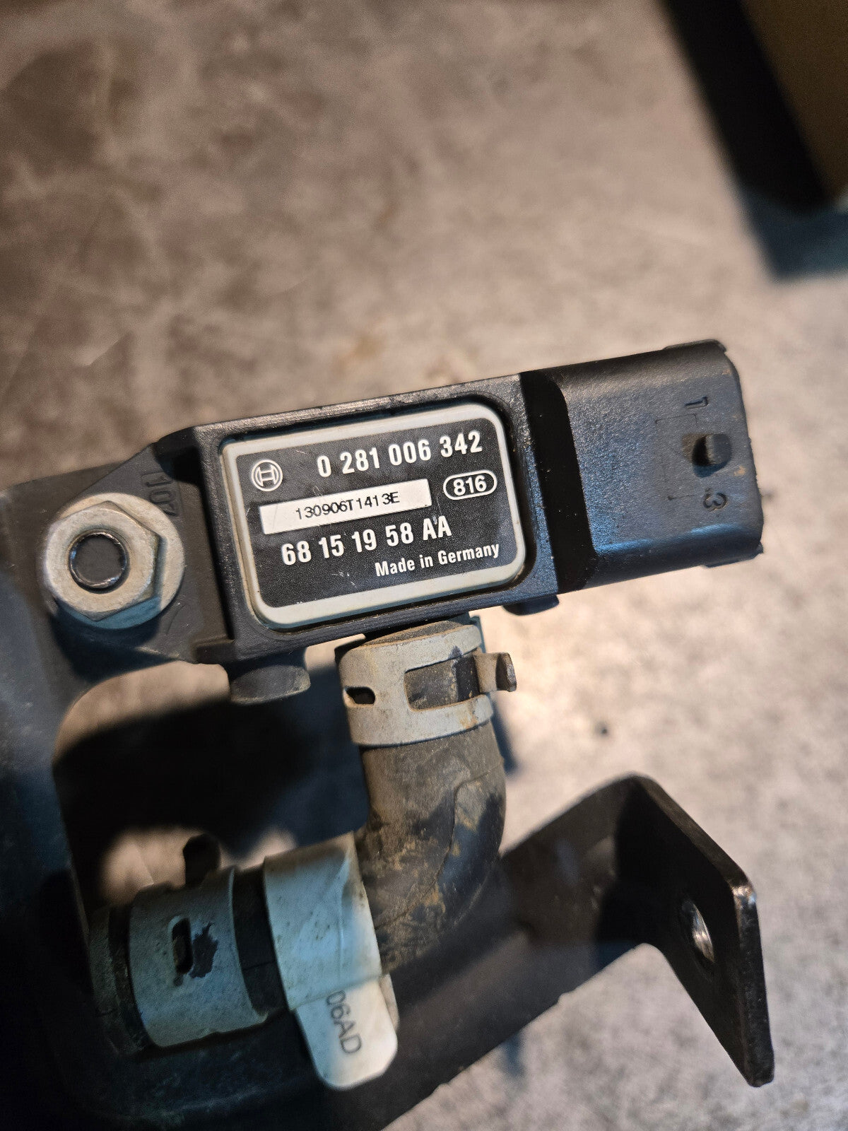 Turbo Pressure Sensor 0281006342 Bracket 2014-2018 DODGE RAM 1500 3.0l diesel