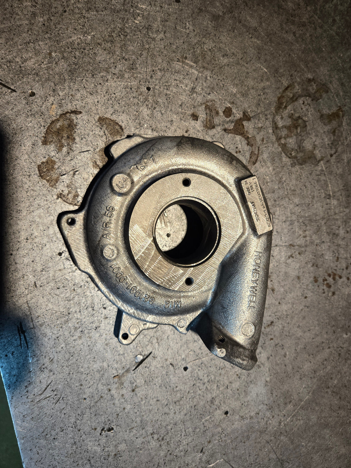 3.0l ECODIESEL TURBO INTAKE SIDE 35242180F TURBOCHARGER HOUSING