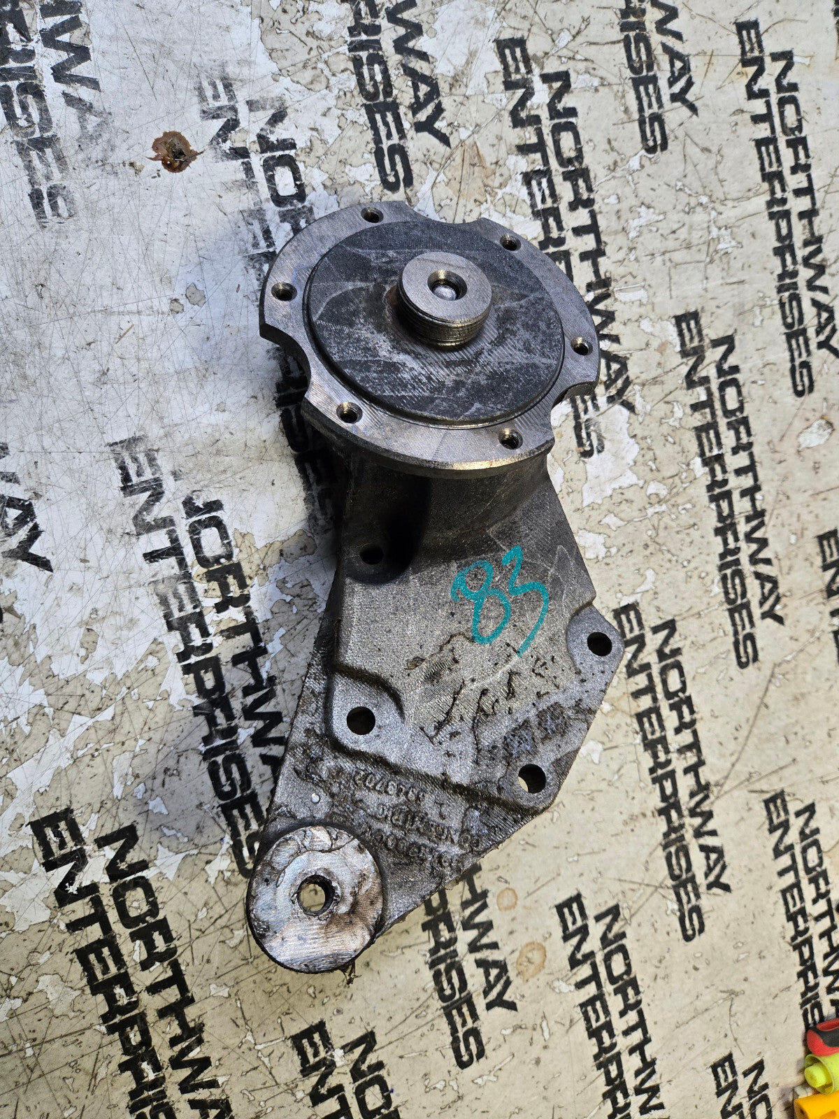 3949700 Cummins 2500 3500 5.9L 6.7 fan hub mout pulley bracket dodge 04-09