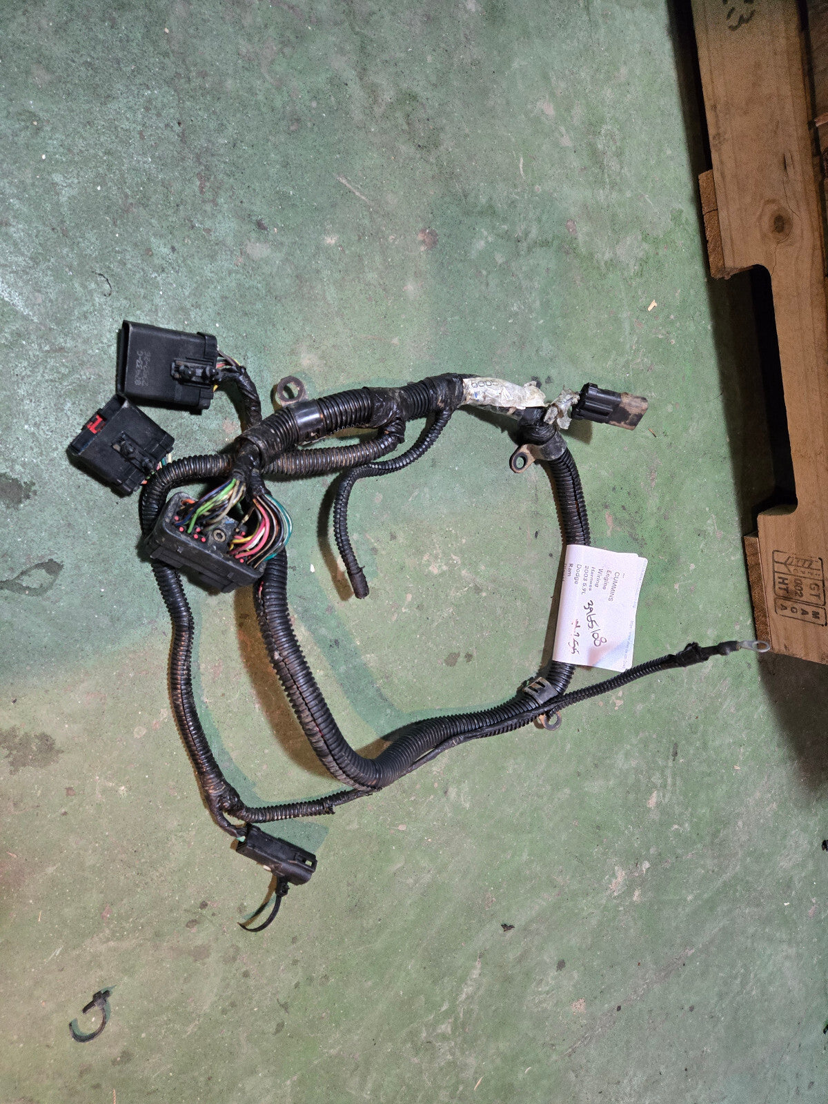 Engine Wire Harness CUMMINS 3965108 TRANS 2003 MOPAR 05114338AA