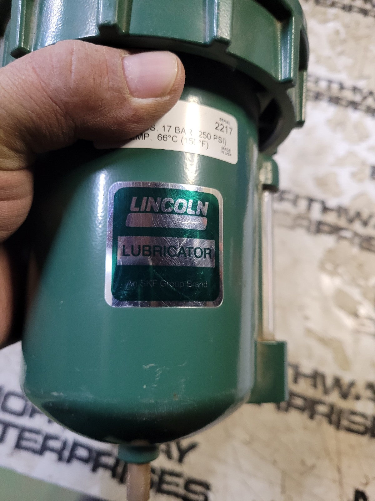 LINCOLN 600212 LUBRICATOR NEW 3/4IN, 250 PSI, 150 DEGF MAX TEMP