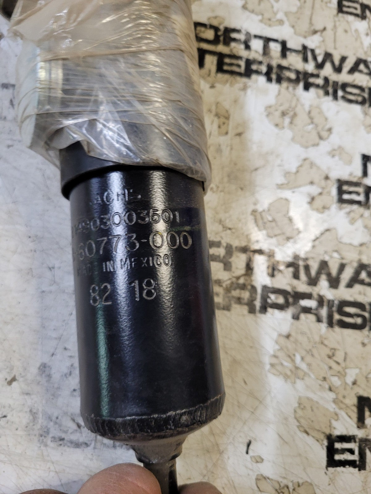 18-60773-000 Suspension Shock Absorber Shock Absorber for Freightliner