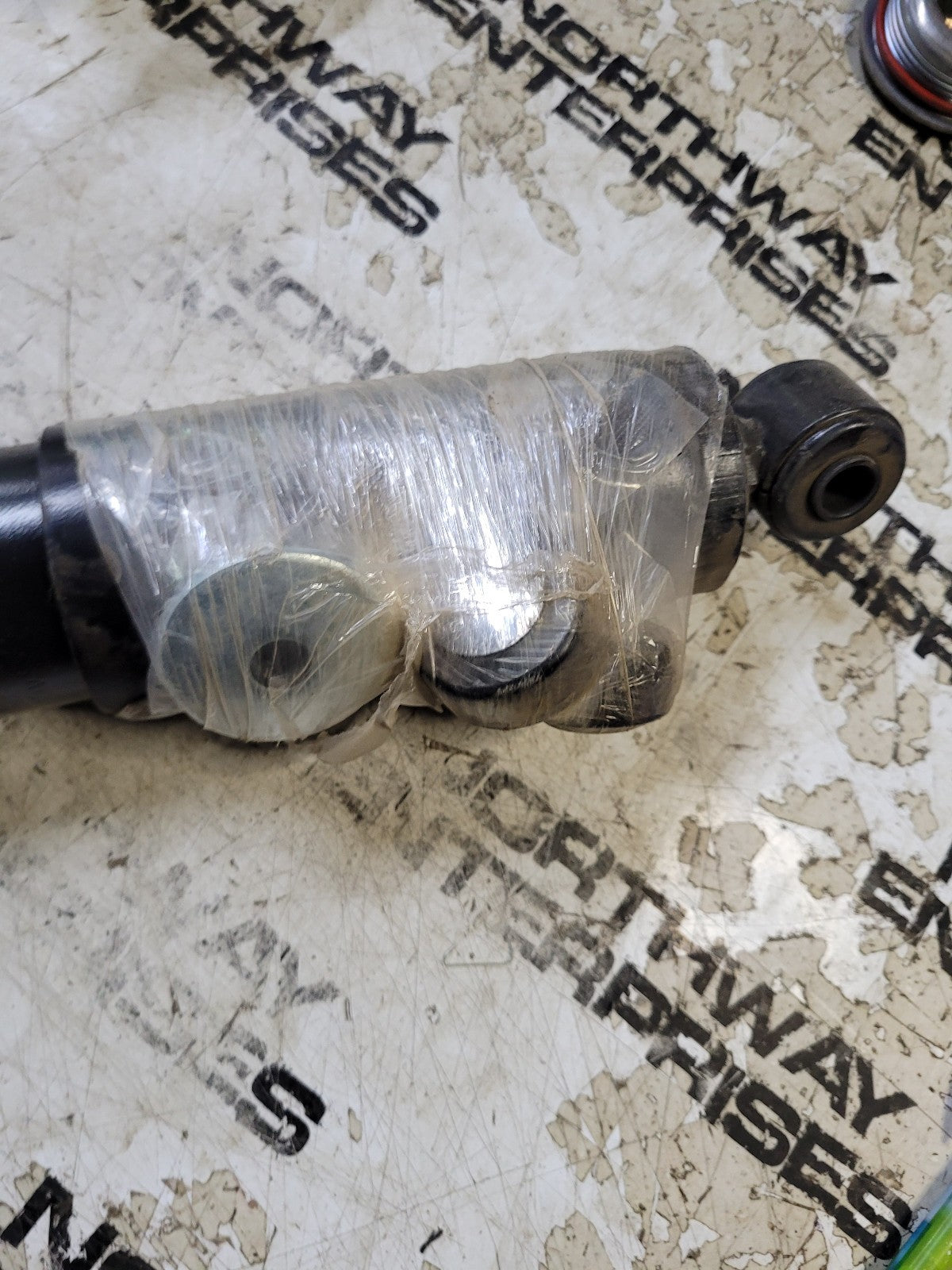 18-60773-000 Suspension Shock Absorber Shock Absorber for Freightliner