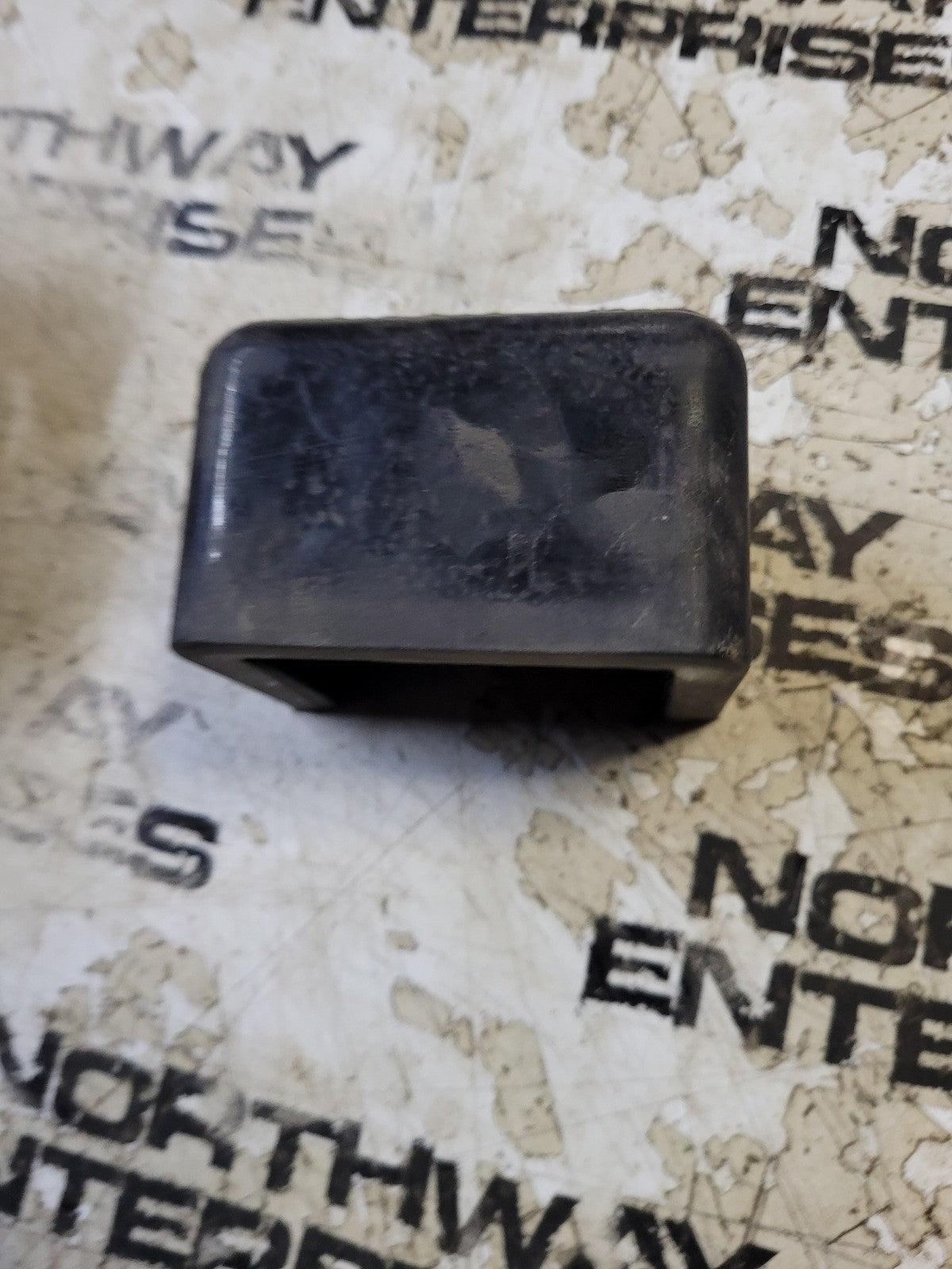 Upper Hood Bumper Support 13-04711 P13-04711