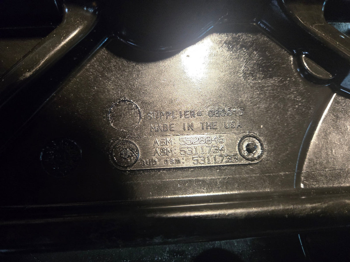 6.7L CUMMINS ETL VALVE COVER 5526845 5311734 68623638AA