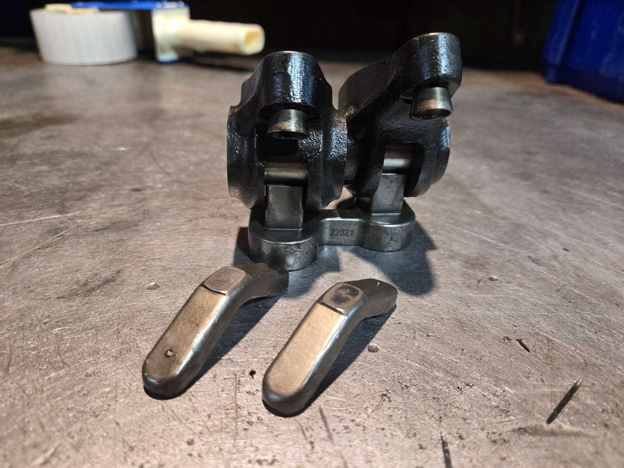 6.7L CUMMINS ETL 2019-2020 Mopar Valve Rocker Arm And Pivot 68447789AA