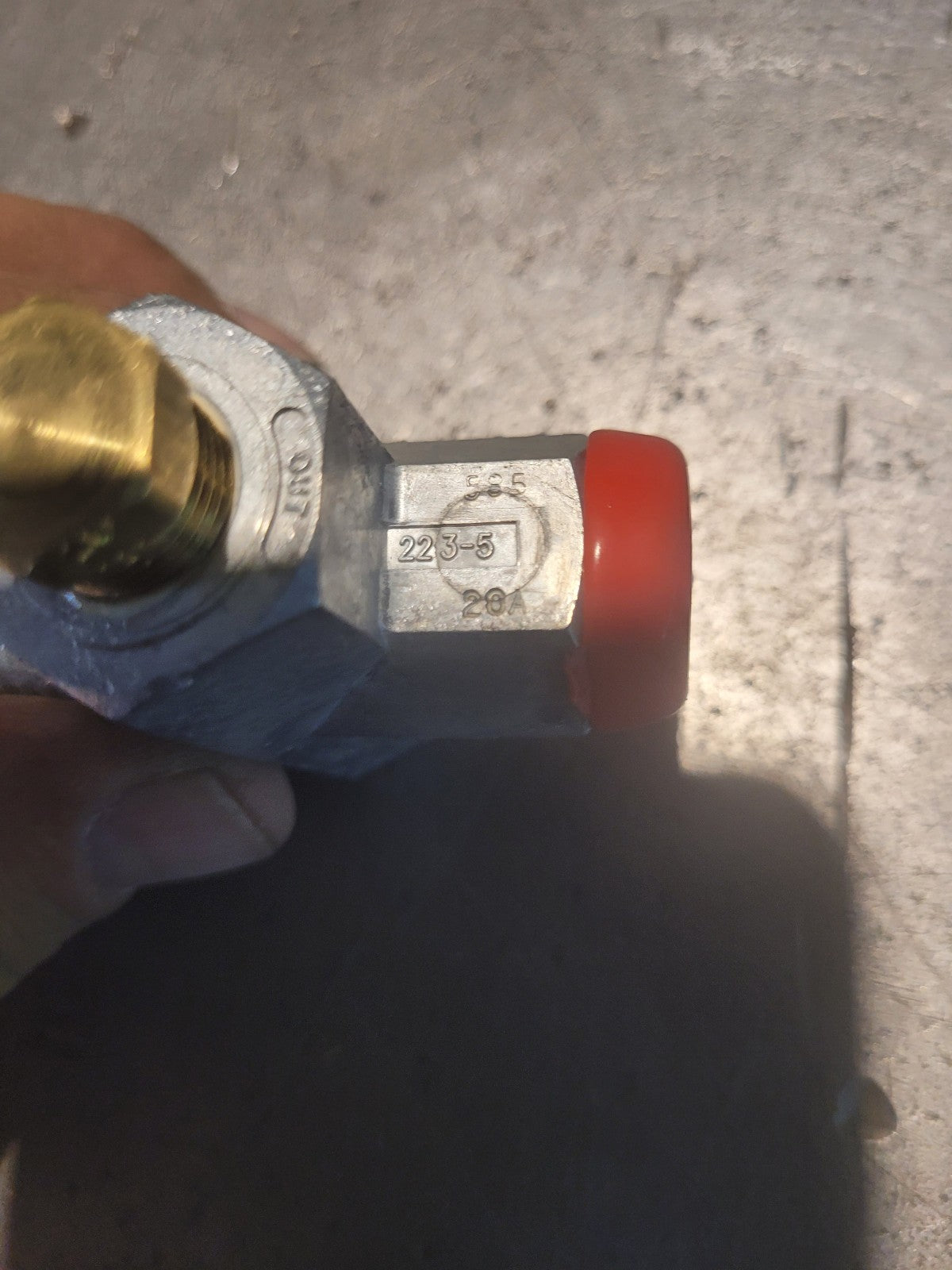 223-585 Genuine Paccar Pressure Protection Valve OEM