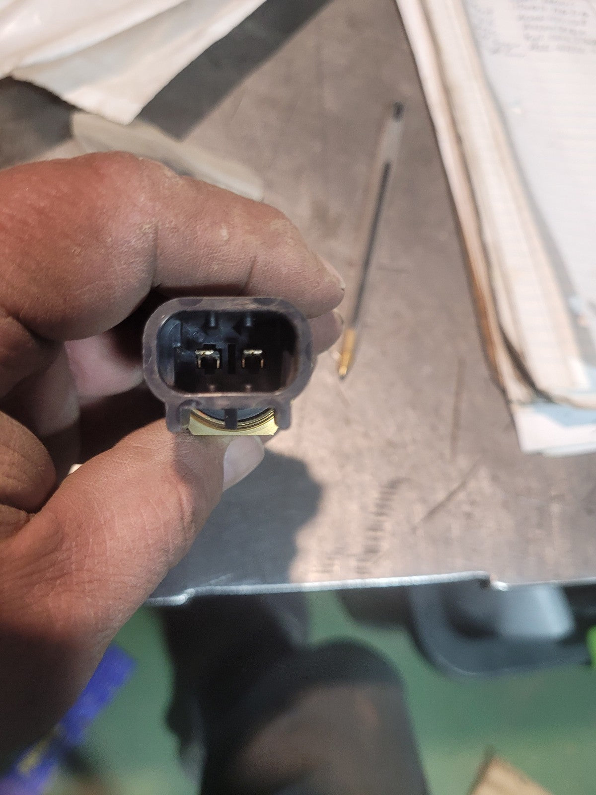 FREIGHTLINER AMA-163075 TEMPERATURE SENDING UNIT AMA 163075