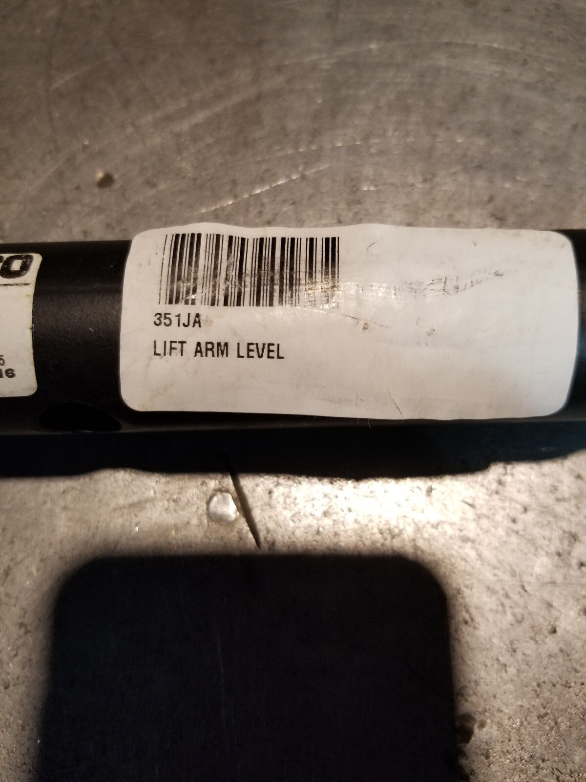 351JA Category 1 Lift Arm Leveling Assembly