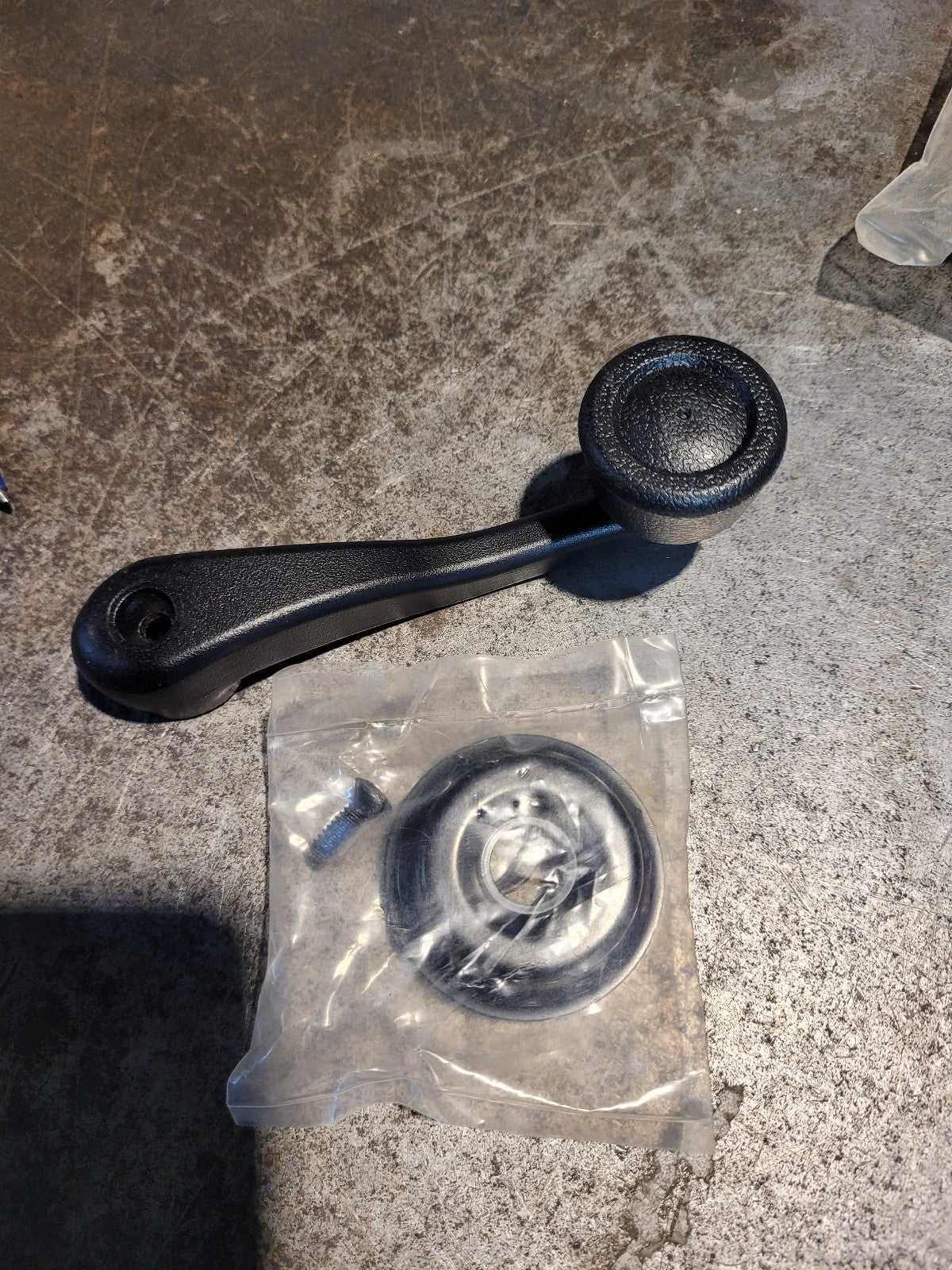 KENWORTH K294-418 HANDLE-WINDOW CRANK