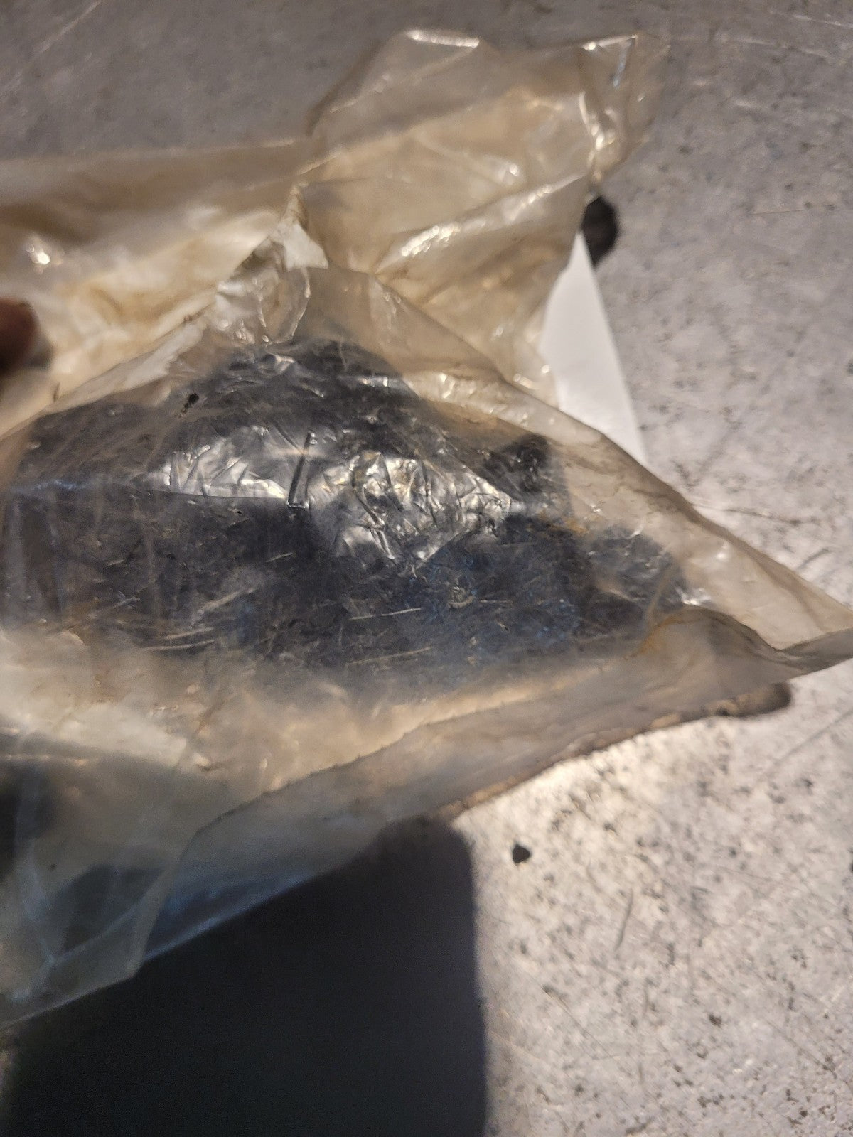 002-035-042 WIPER PIVOT 9398232010 Windshield Wiper, Left-Hand Side, Left-Hand D