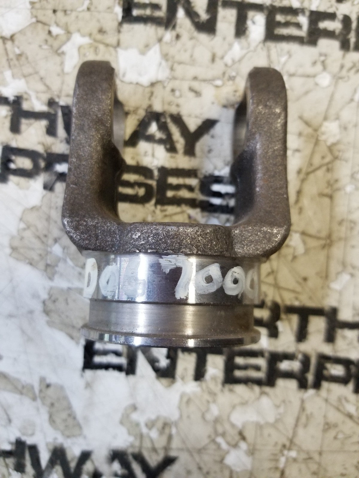 D067000 JOHN DEERE YOKE SHAFT