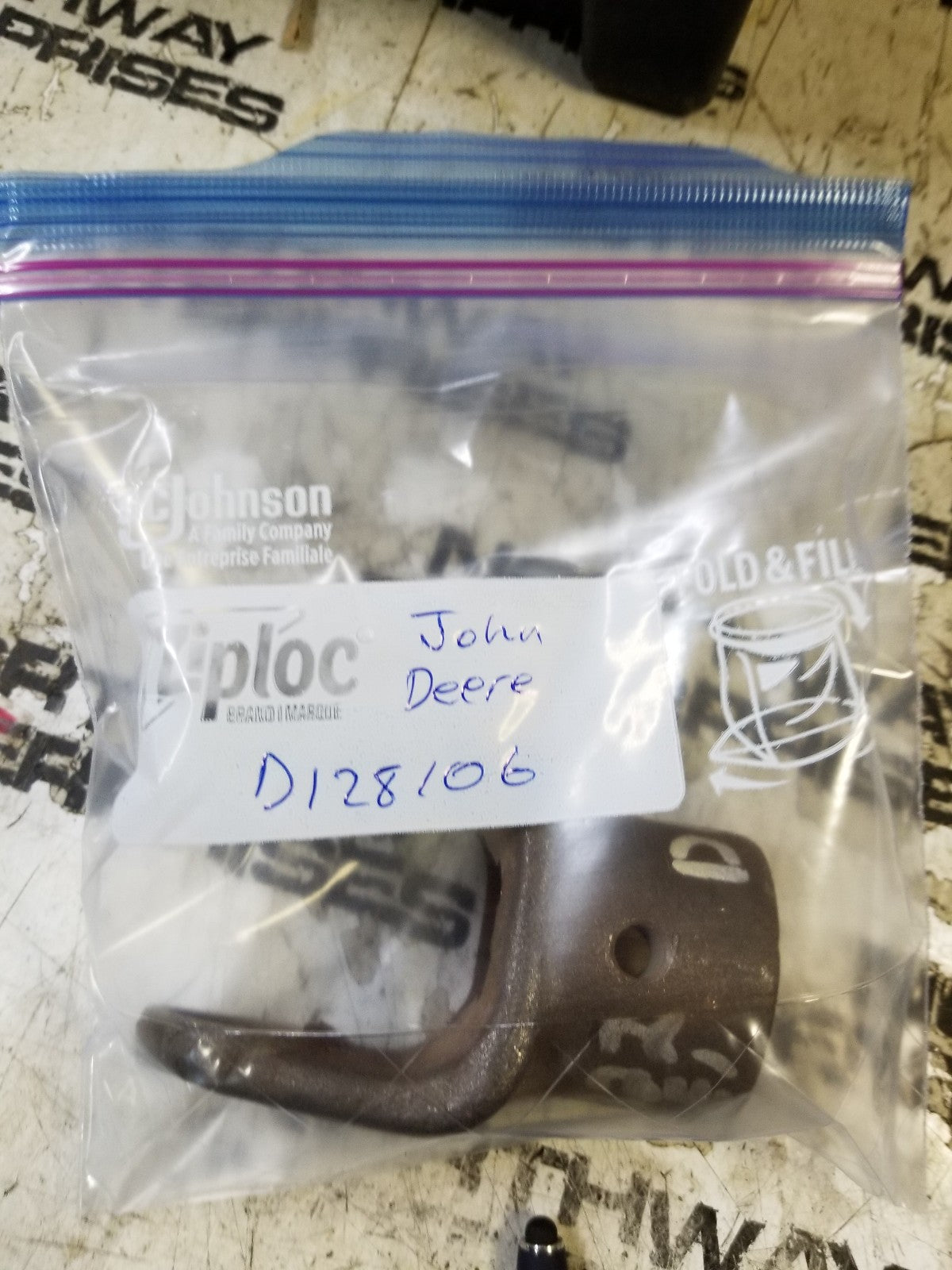 D128106 JOHN DEERE YOKE SHAFT A-D128106-AI