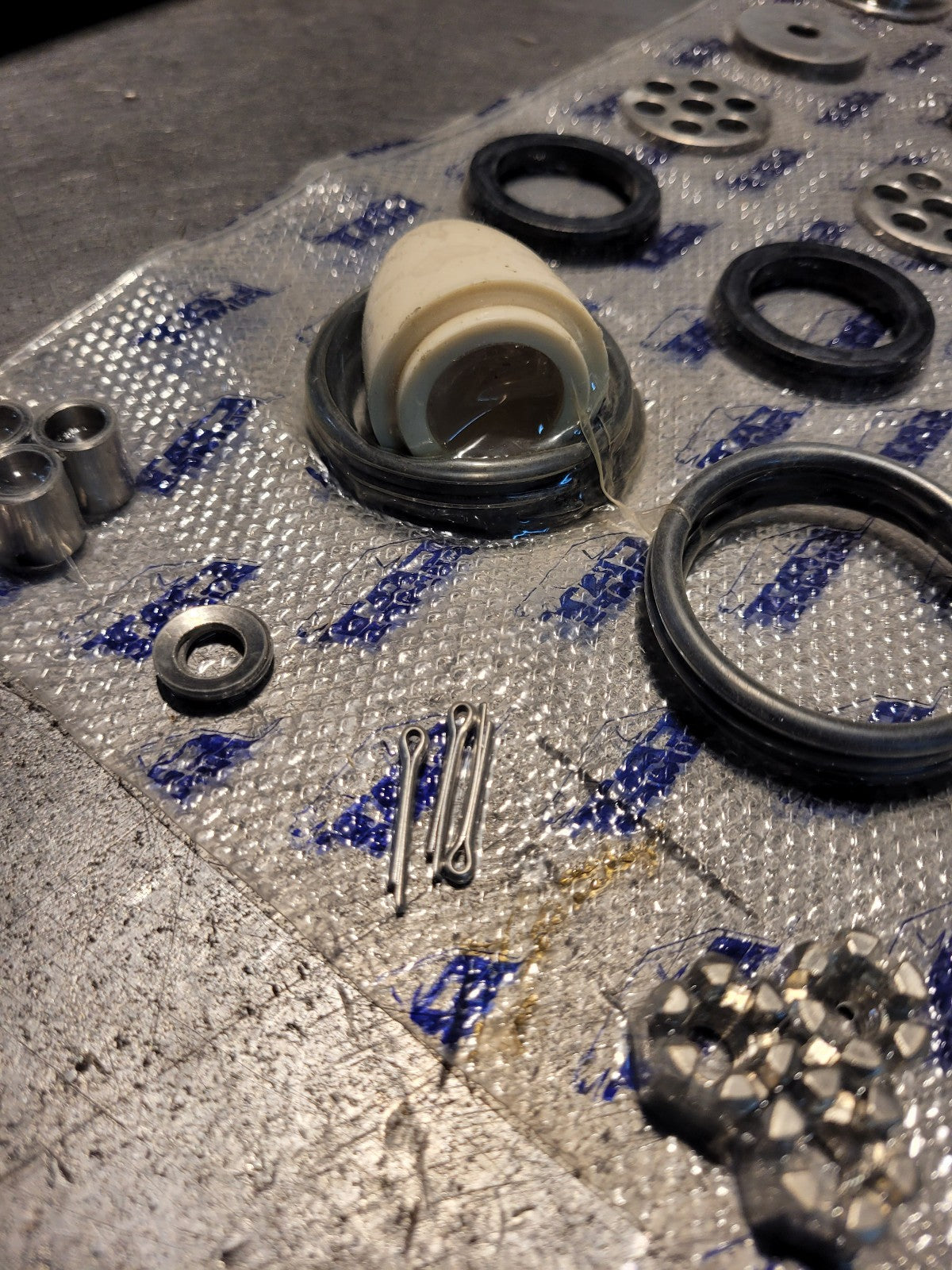 INCOMPLETE KIT MISSING WASHER 30252 CAT PUMPS