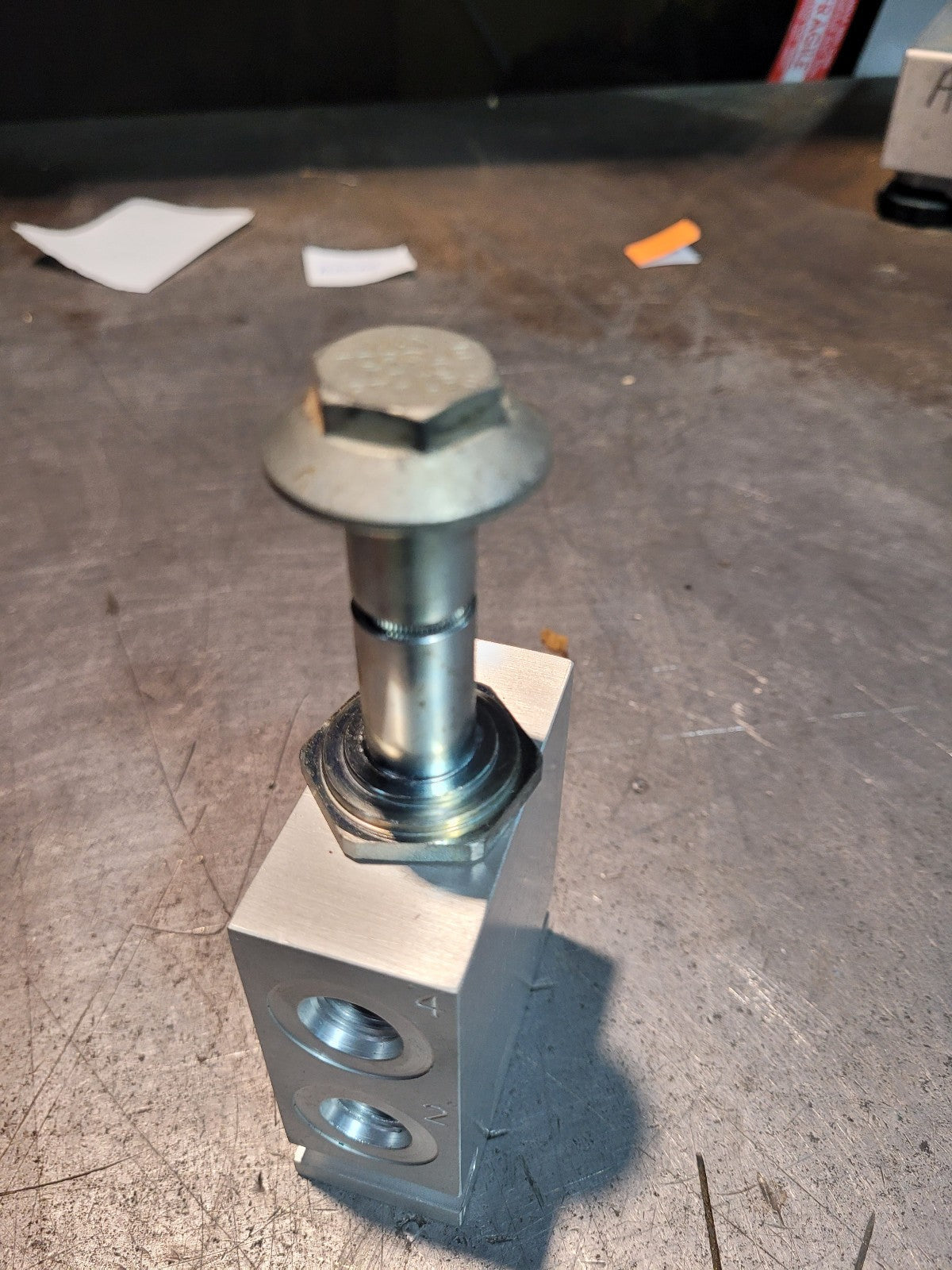 CNH 8605217 VALVE (MISSING SOLENOID)