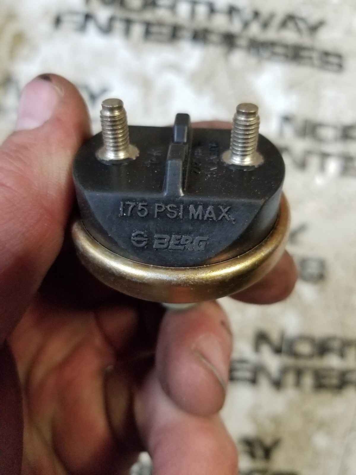 BE13250 HALDEX STOPLIGHT SWITCH