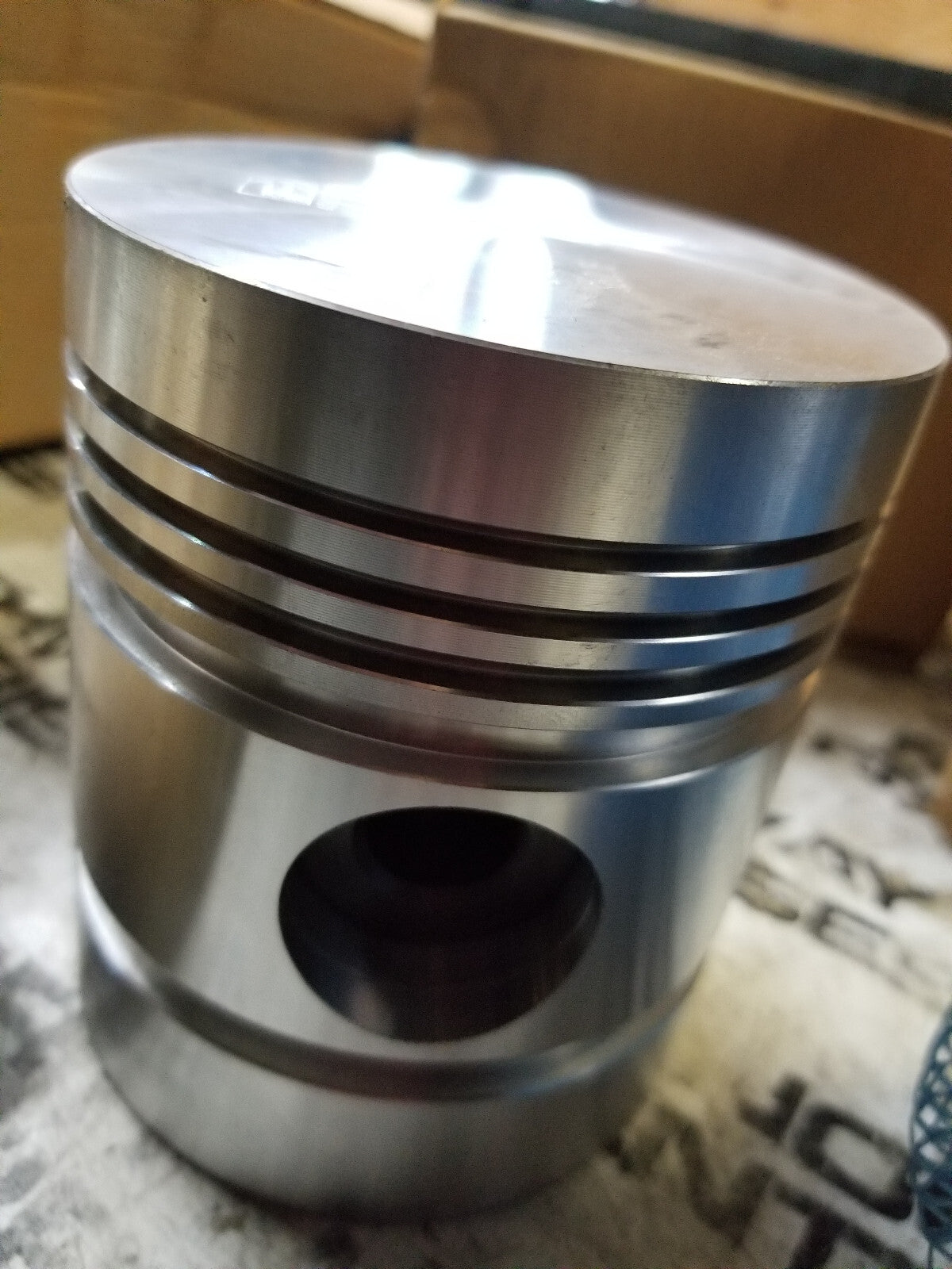 U5MK0033 PISTON LINER KIT A-U5MK0033 PISTON/LINER AND RINGS AS SHOWN