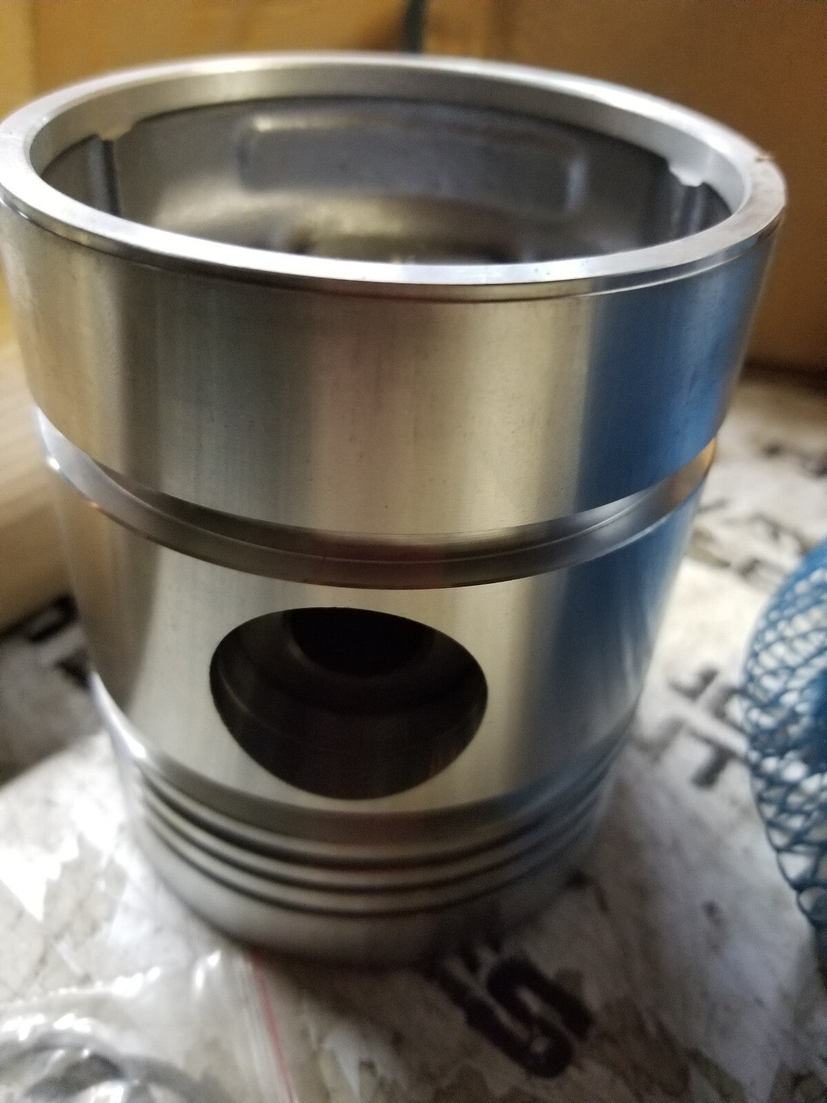 U5MK0033 PISTON LINER KIT A-U5MK0033 PISTON/LINER AND RINGS AS SHOWN