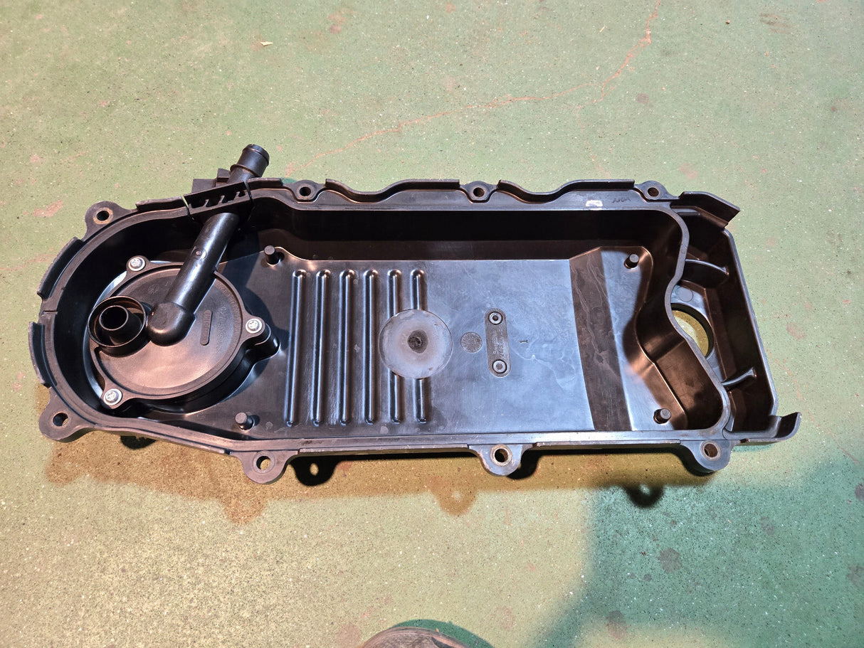 6.7l cummins upper valve cover 5446599