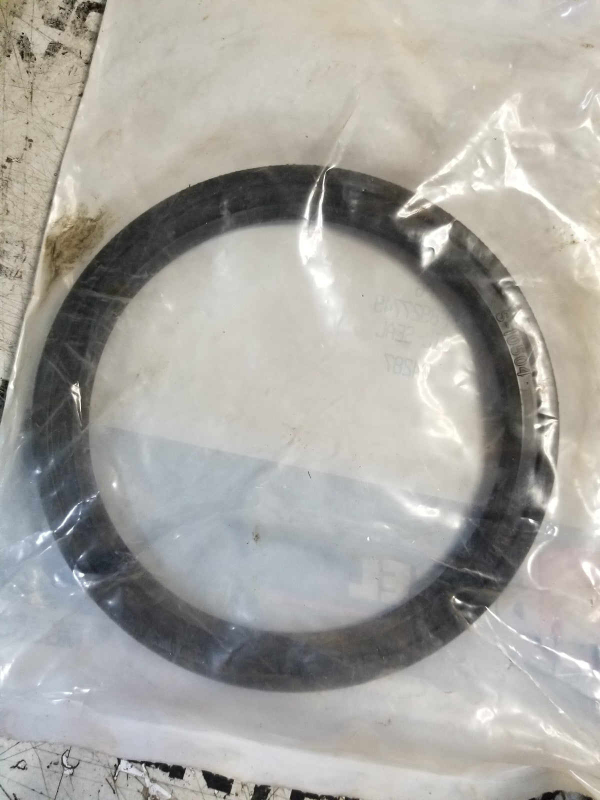 FP DIESEL FP8927749 (Detroit Diesel) FP-8927749, Oil Seal LH, Double Lip Seal