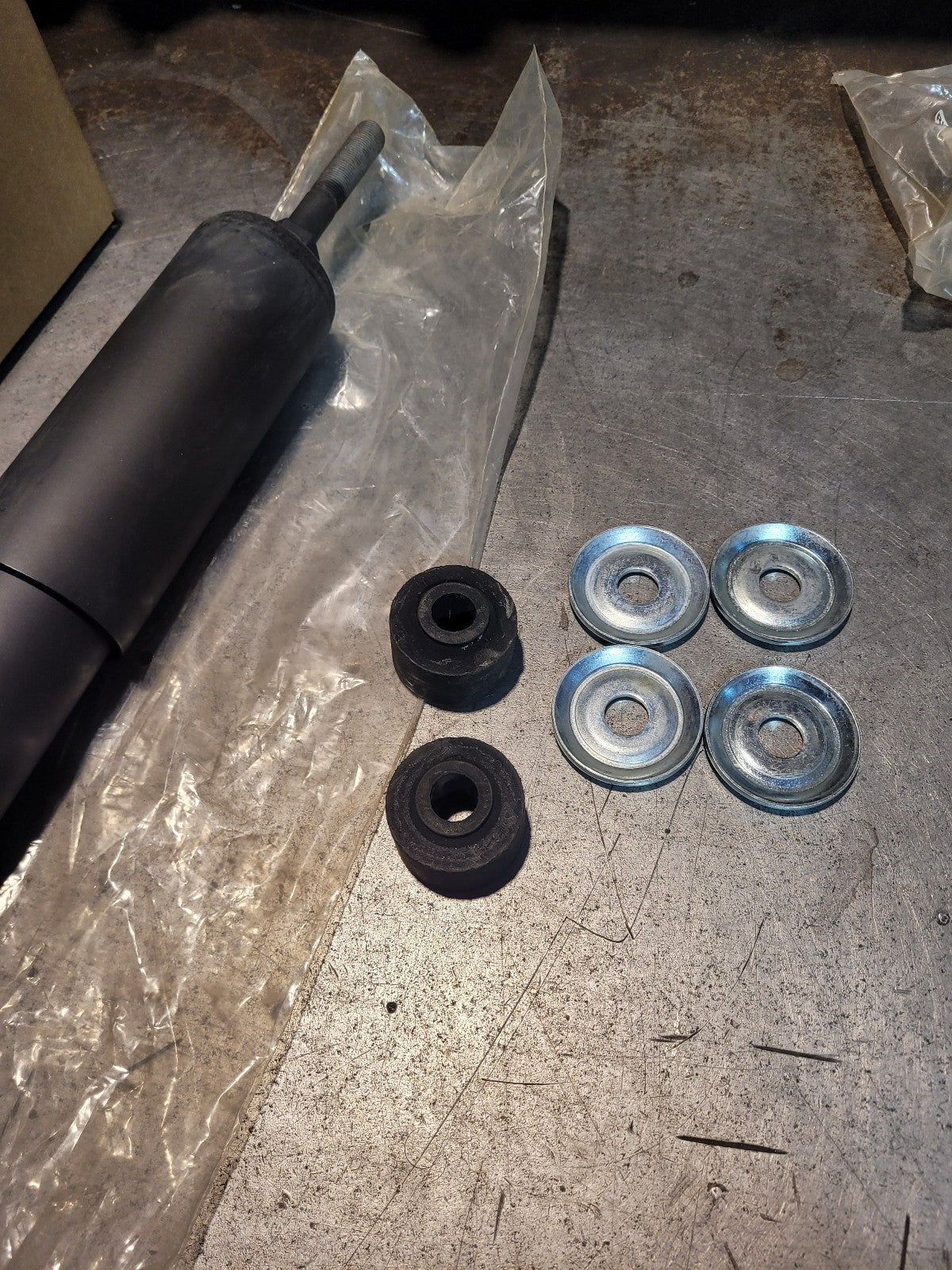 665945 KENWORTH SHOCK ABSORBER 1997-2011 T2000 OEM# 665906