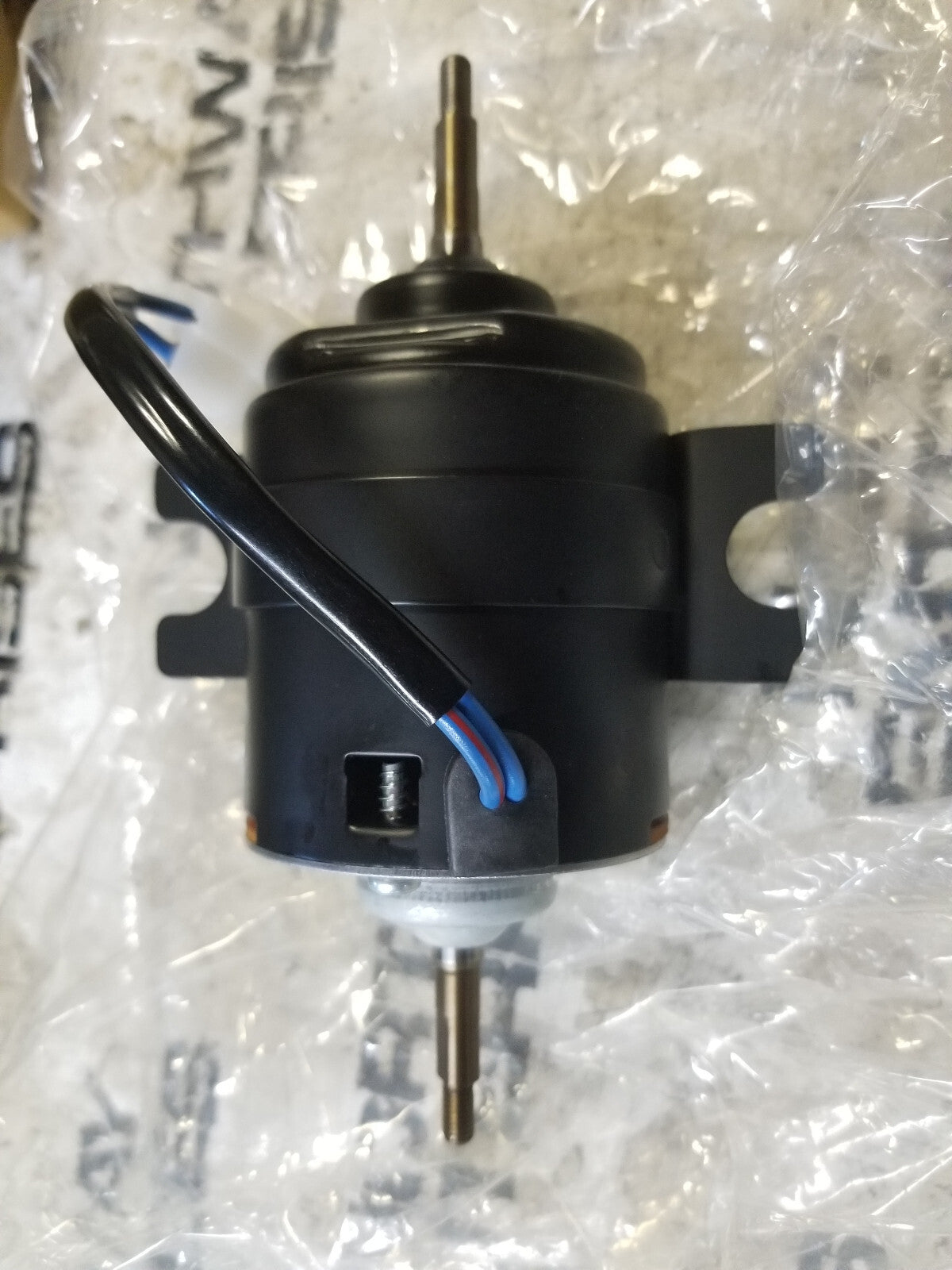 Blower Motor 12 Volt Single Speed Double Shaft fits Kubota KX121-3ST TA043-72190