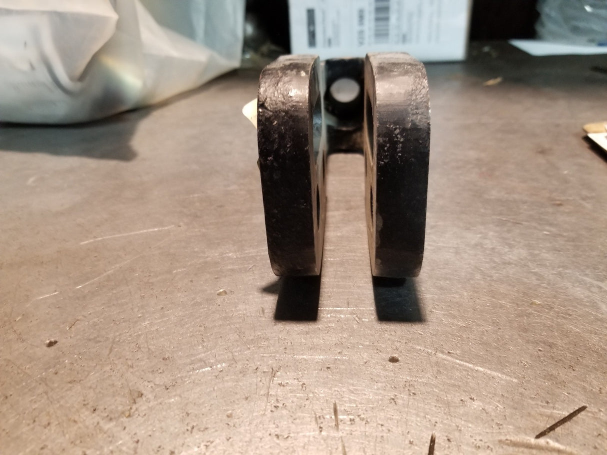 A-1686747M2 1686747M2 HOOK LINKAGE