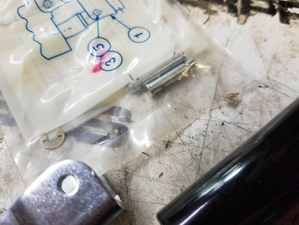 Kubota BL7373 3-Position Detent Valve (Not Self Canceling)