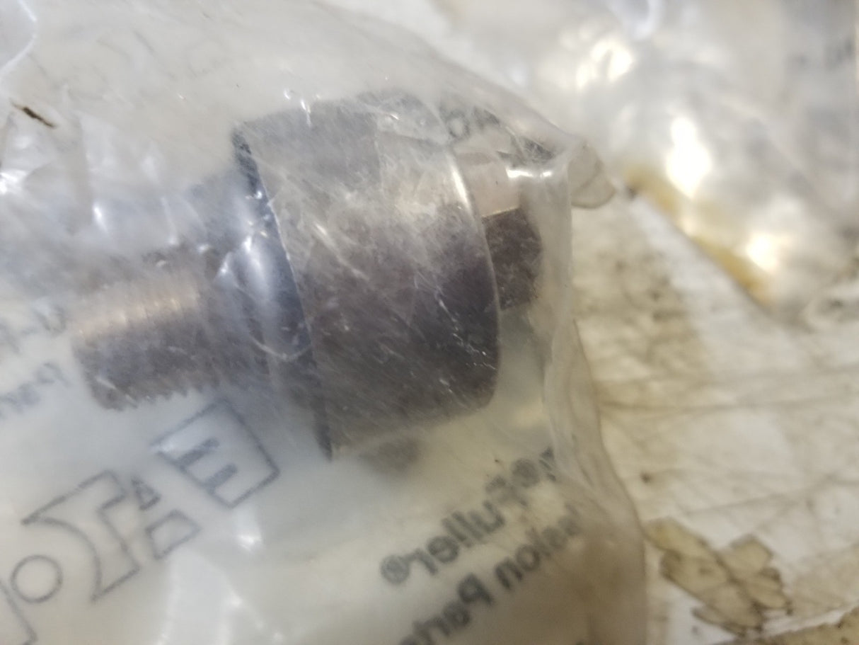 4304602 EATON BREATHER CAP FITTING