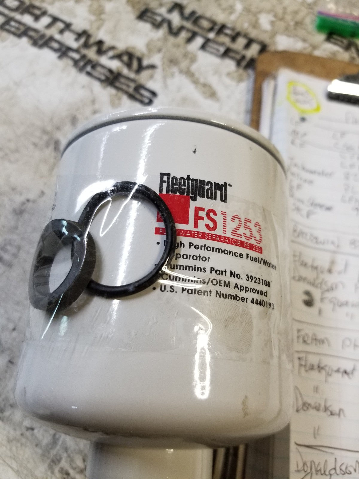 FS1253 FLEETGUARD FUEL FILTER CROSS P550968 3923108 4874274AB BF1233