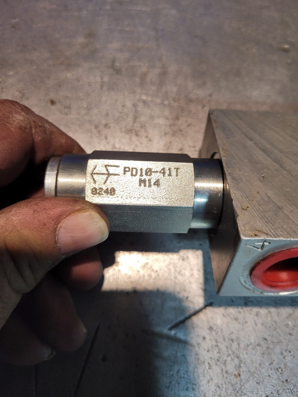 PD10-41T-8T-N-M14 HYDRAFORCE 5261164 PILOTED 3-WAY